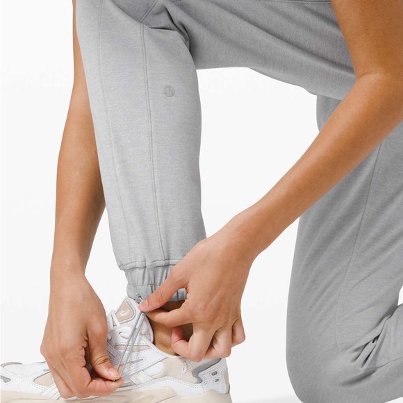 NWT Lululemon Ready to Rulu Jogger *Cinch
Heathered Silver Drop HSVD 12 - Picture 4 of 9